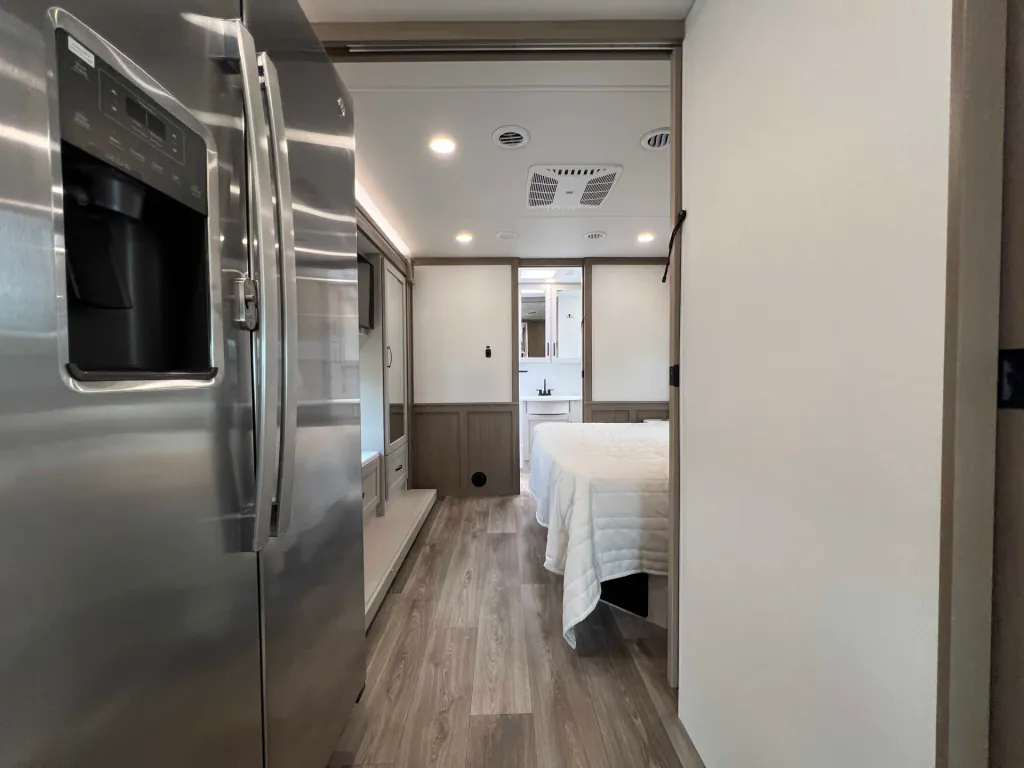 2027 Entegra Coach Vision XL 36C, Photos photo 19