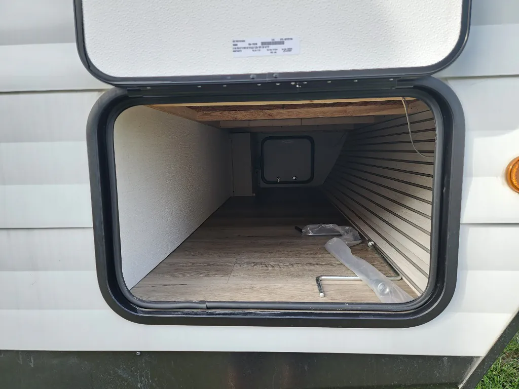 2025 Shasta RVs i-5 Edition 525BHS, Photos photo 16