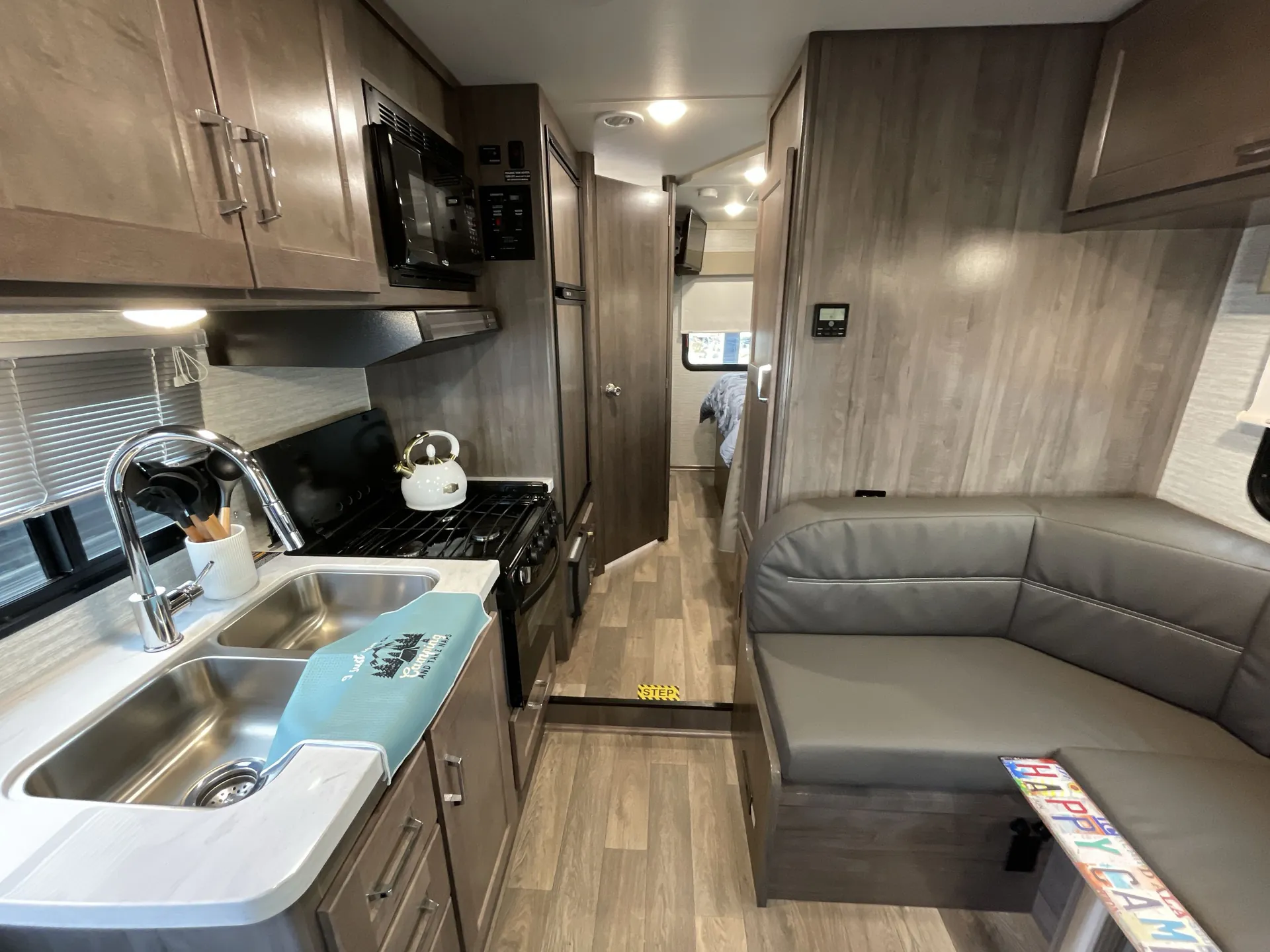 2024 Winnebago Minnie Winnie 22M - Photo 3
