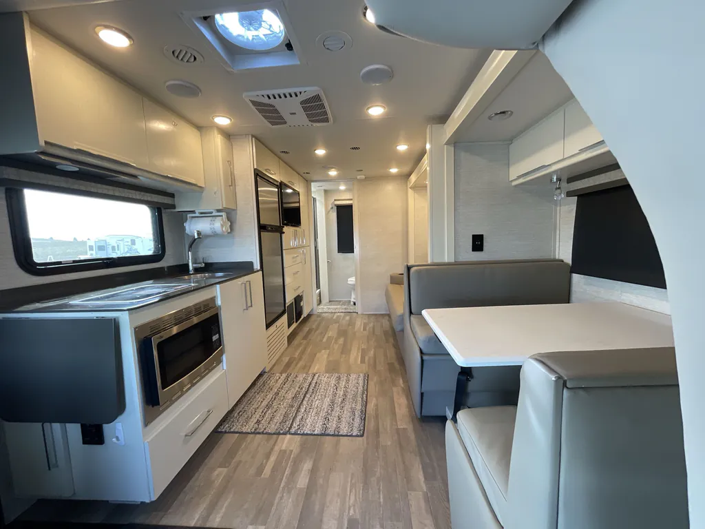 2020 Tiffin Wayfarer 25 RW, Photos photo 4