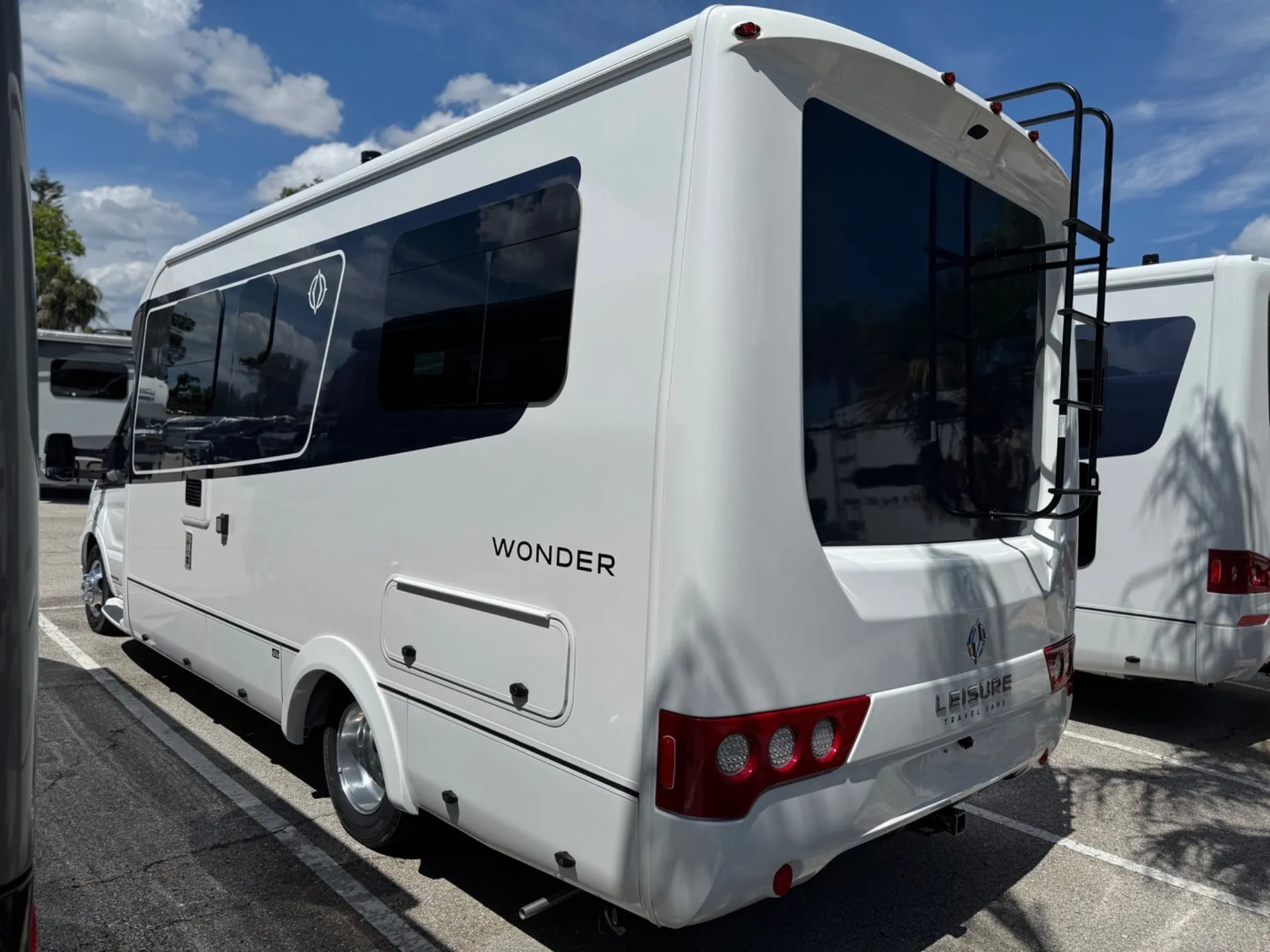 2025 Leisure Travel Vans Wonder 24RL - Photo 3