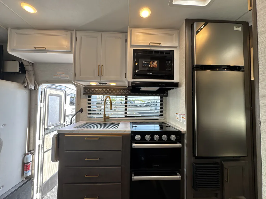 2025 Thor Motor Coach Freedom Elite 22FE, Photos photo 8