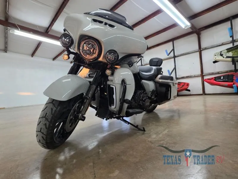 2020 Harley Davidson HARLEY DAVIDSON FLHXSE CVO STREET GLIDE - Main photo
