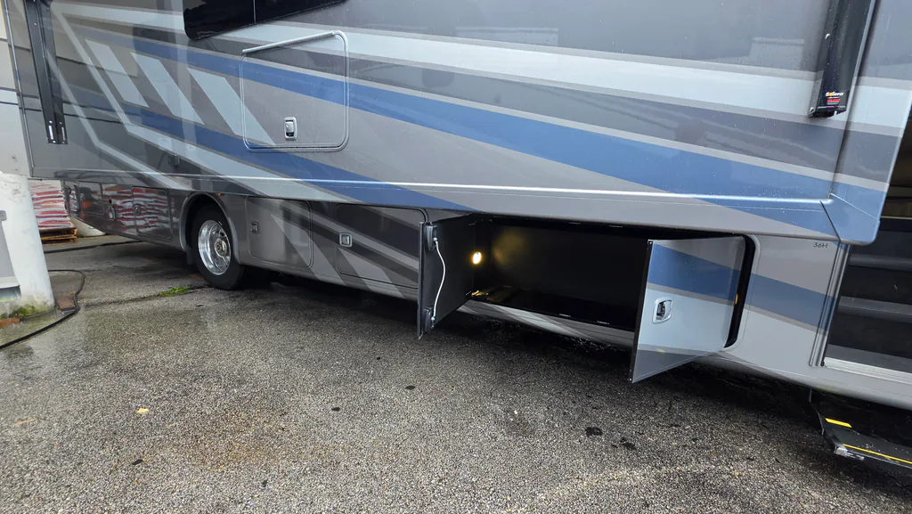 2027 Thor Motor Coach Windsport 36H, Photos photo 3