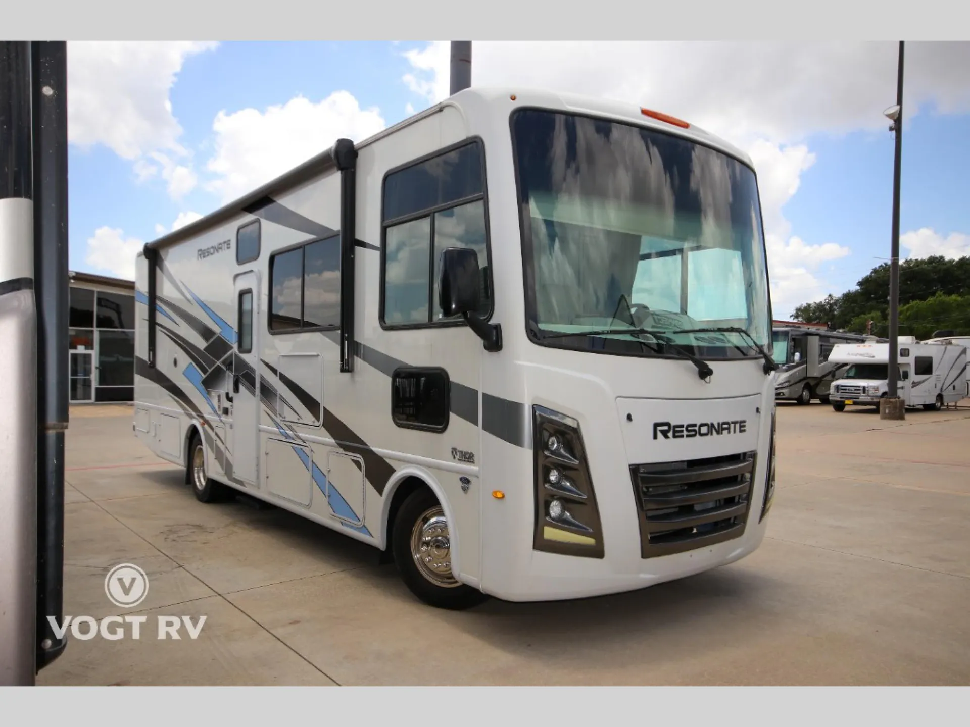 2023 Thor Motor Coach Resonate 29G - Photo 2