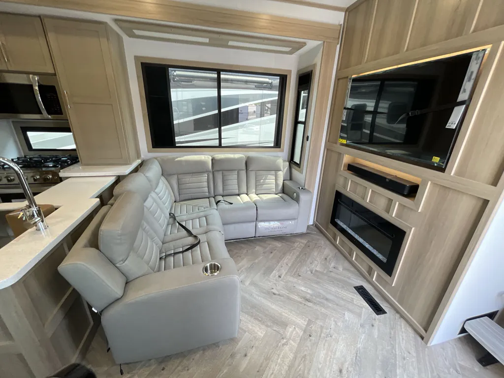 2026 Keystone Raptor 433, Photos photo 3