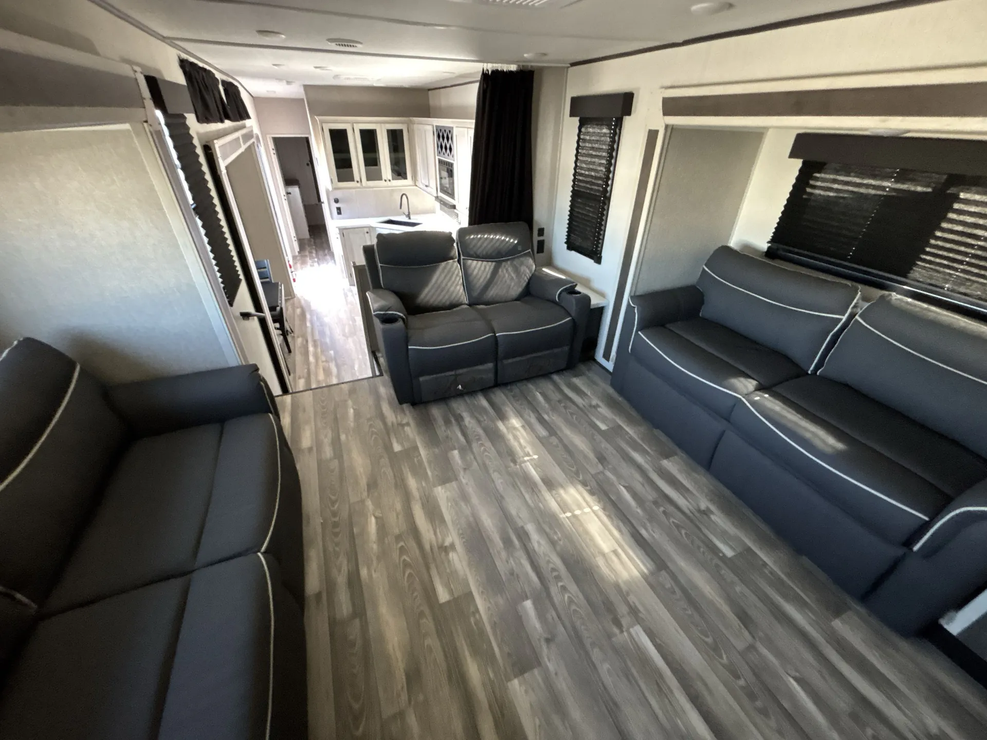 2024 Forest River Wildcat 35FL — living area main