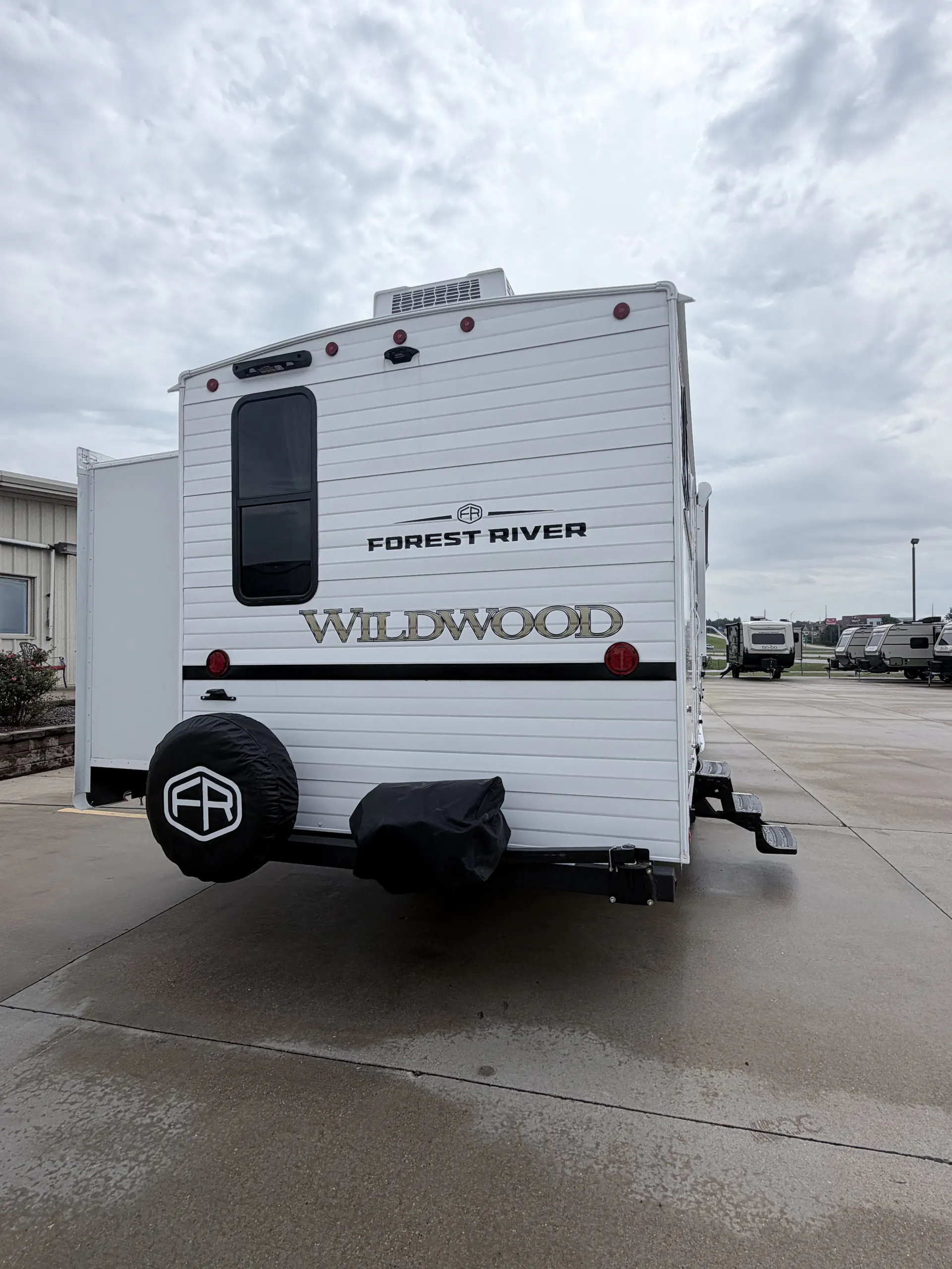 2026 Forest River Wildwood 32BHDS — Photo 6
