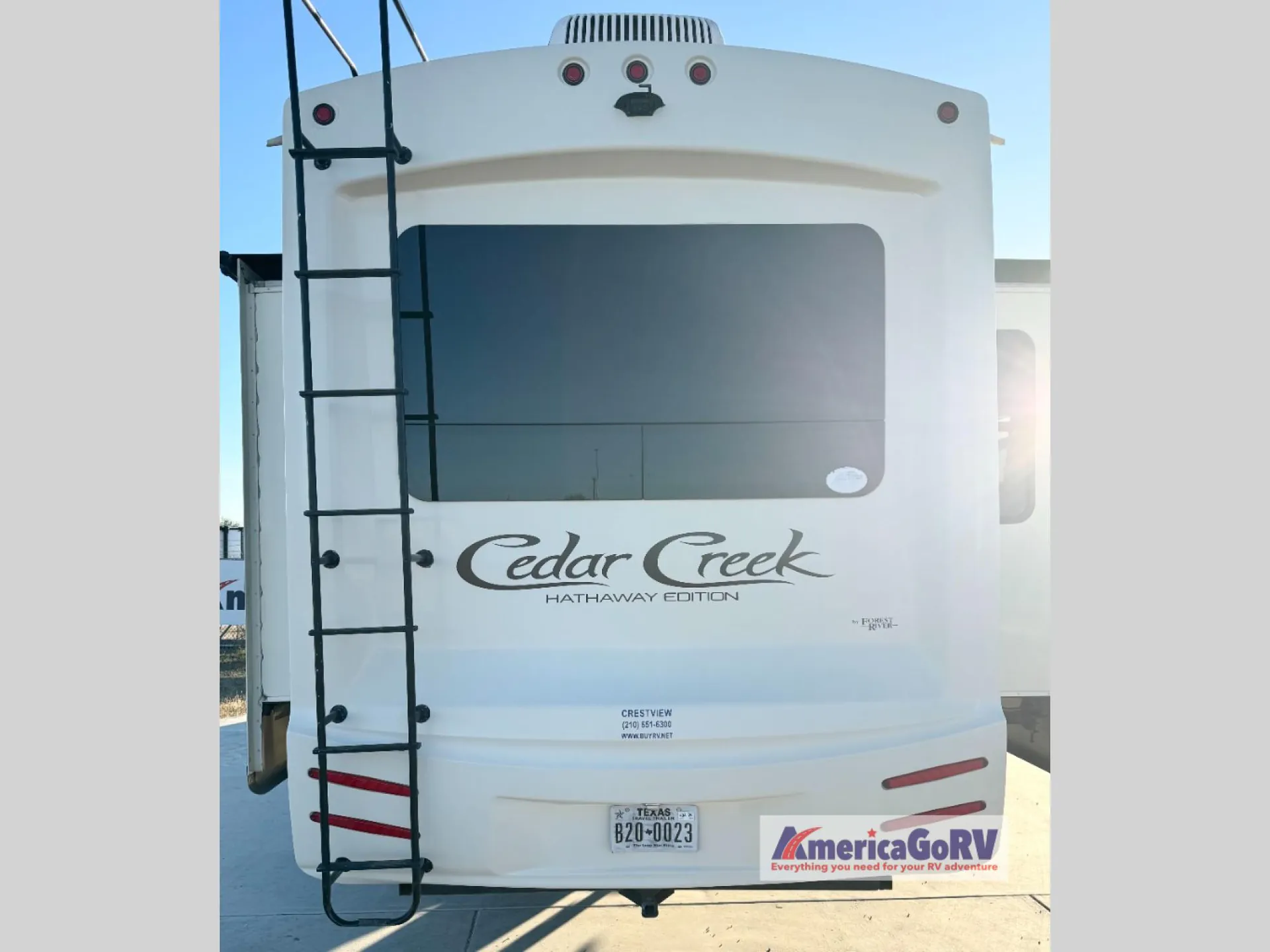 2017 Forest River Cedar Creek Hathaway Edition 38FBD — Photo 5