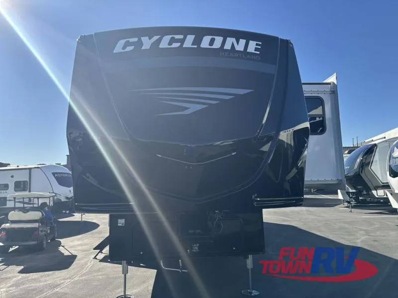 2026 Heartland Cyclone New    3914 - Photo 2