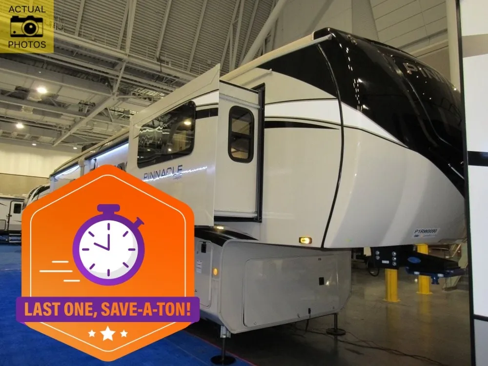 2023 Jayco Pinnacle 38FLGS - Photo 2