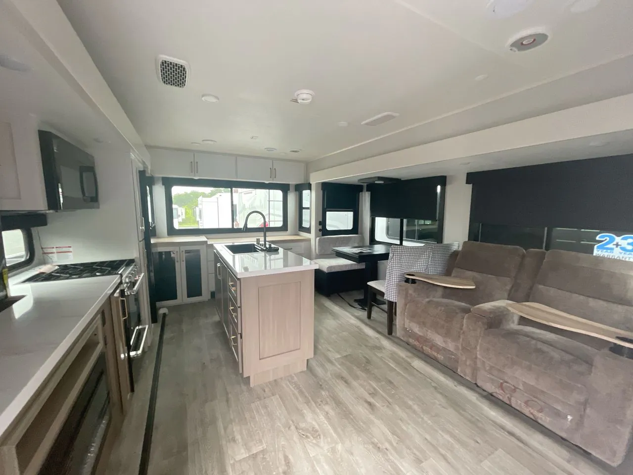2026 Jayco Eagle HT 320MKTS - Photo 2