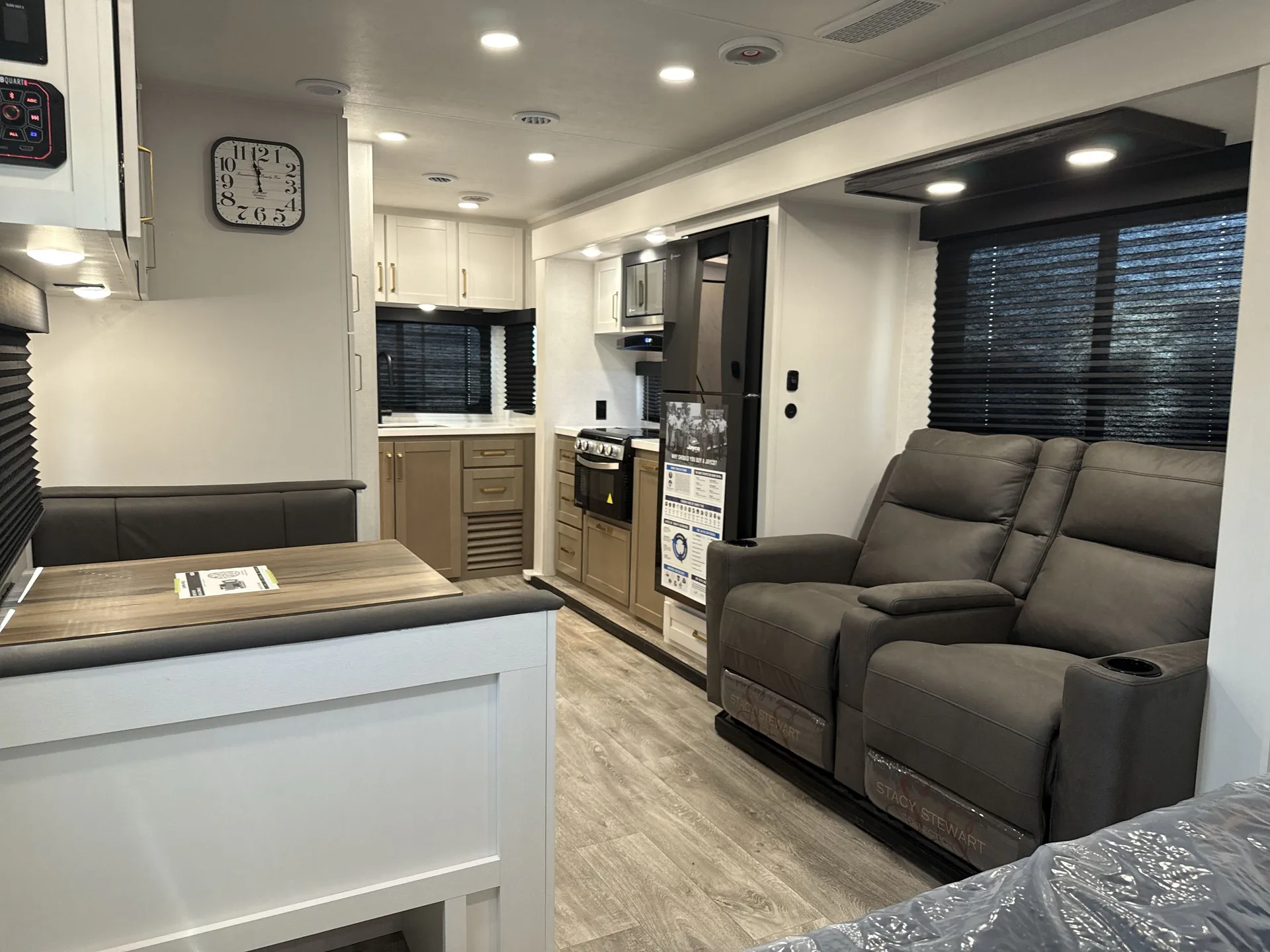2027 Jayco Eagle 230MLCS - Photo 3