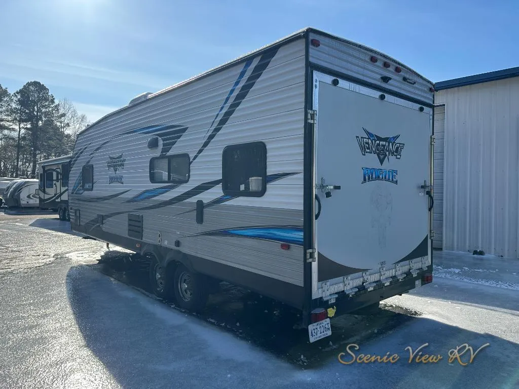 2018 Forest River Vengeance Rogue 25V - Photo 4