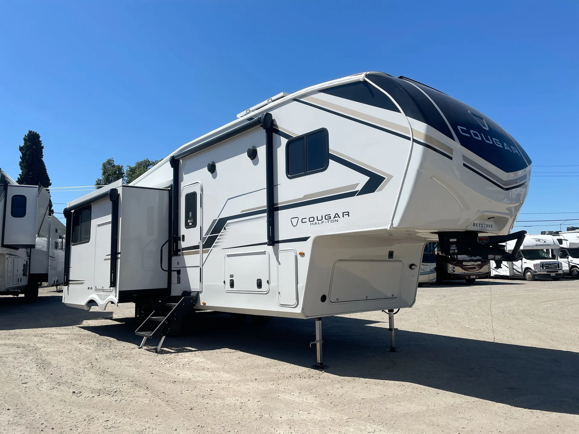 2027 Keystone Cougar Half-Ton 26RKE - Photo 2