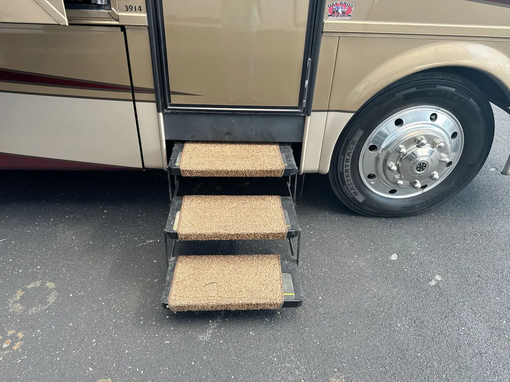 2015 Newmar Canyon Star 3914, Photos photo 24