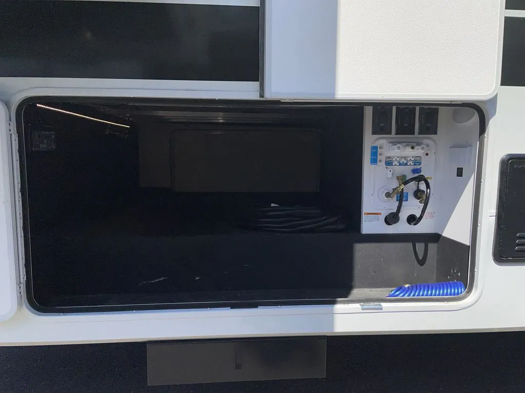 2025 Brinkley Model Z 3400 - Photo 4