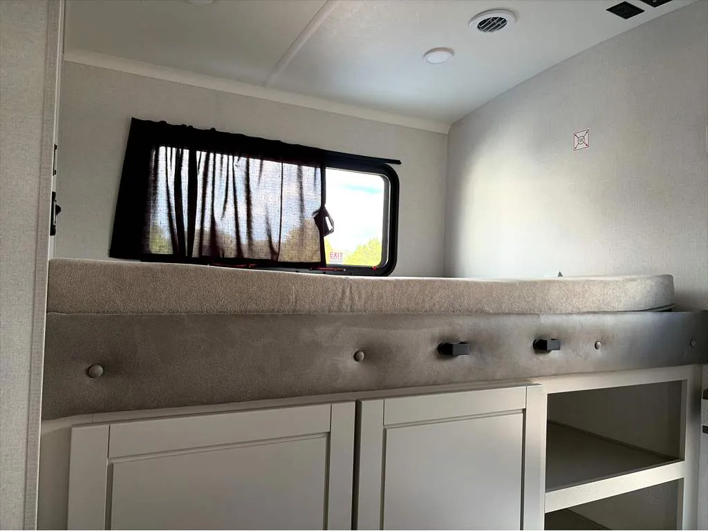2027 Jayco North Point 391TBBH, Photos photo 17