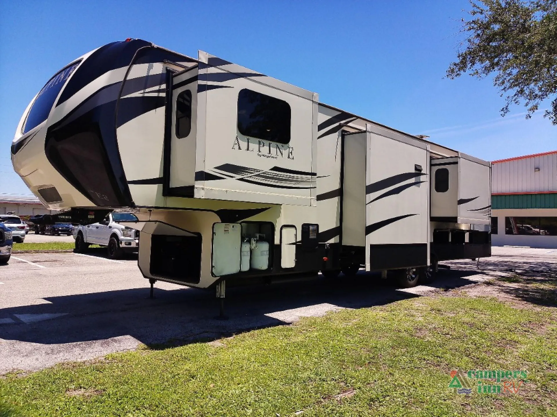 2019 Keystone Alpine 3701FL - Photo 3