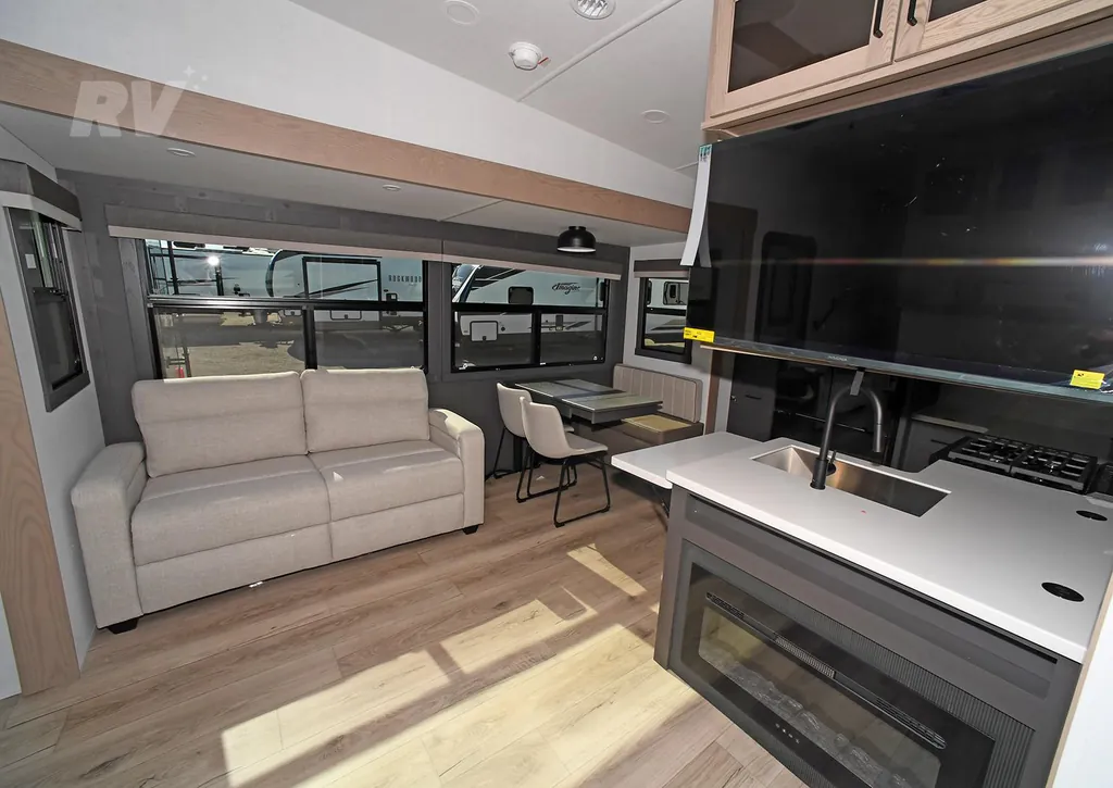 2026 Forest River Rockwood Signature 371RK, Photos photo 12