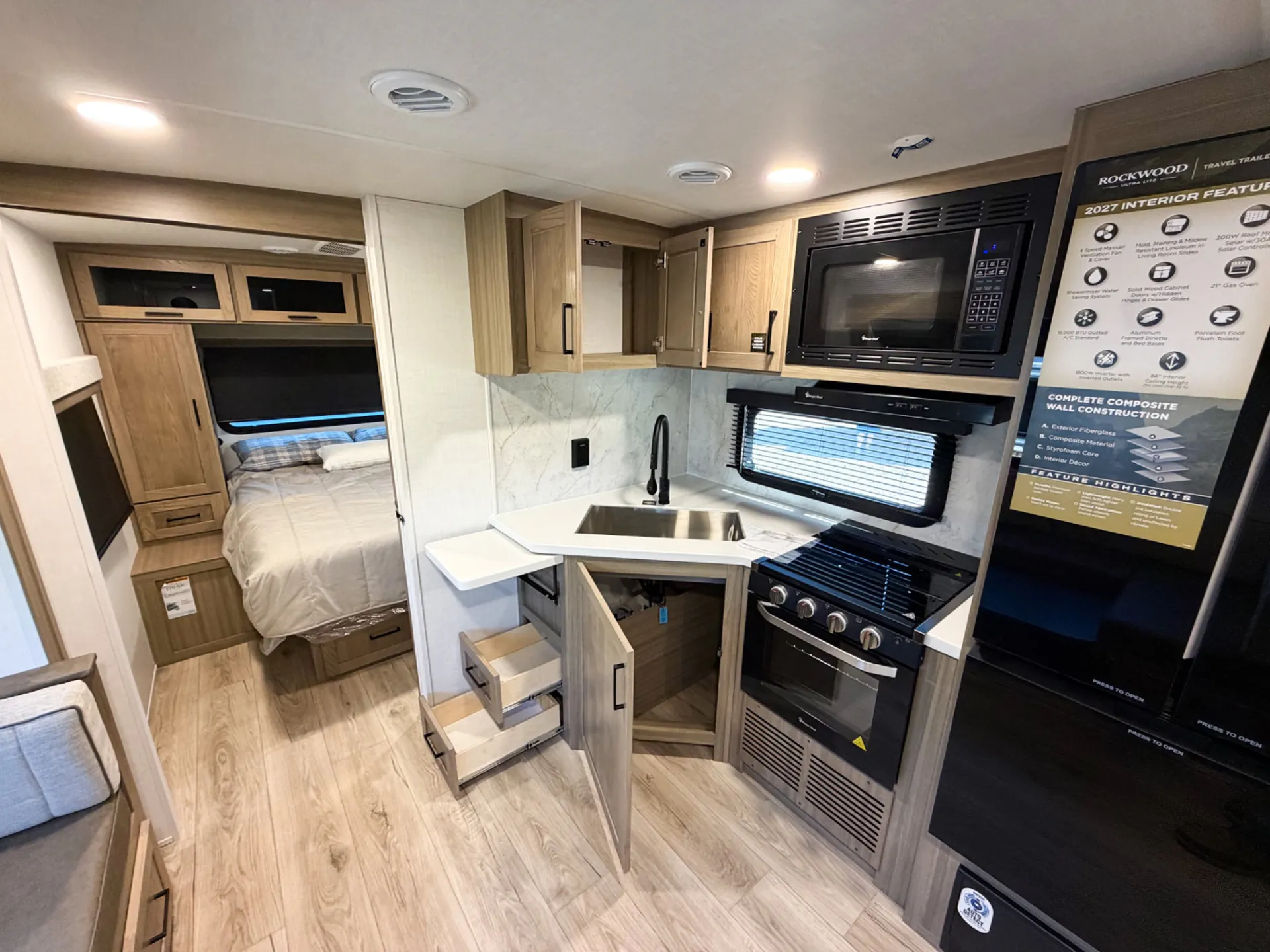 2027 Forest River Rockwood Ultra Lite 2706BH — Photo 6