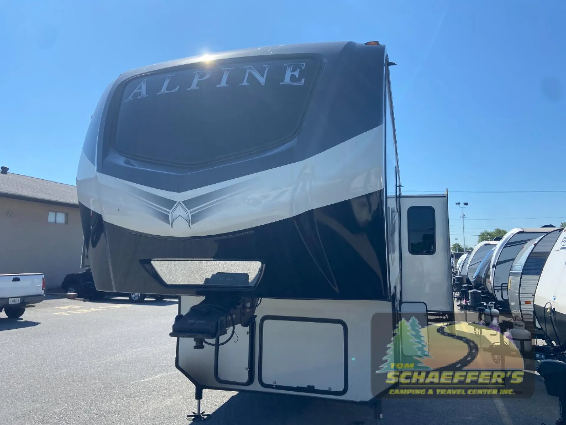 2022 Keystone Alpine 3790FK - Photo 4