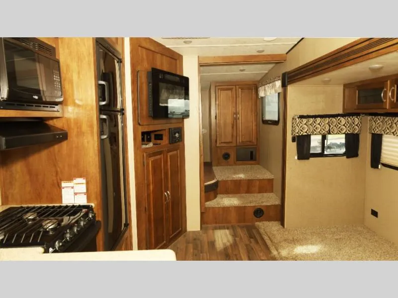 2018 Coachmen Chaparral Lite 295BH - Photo 3