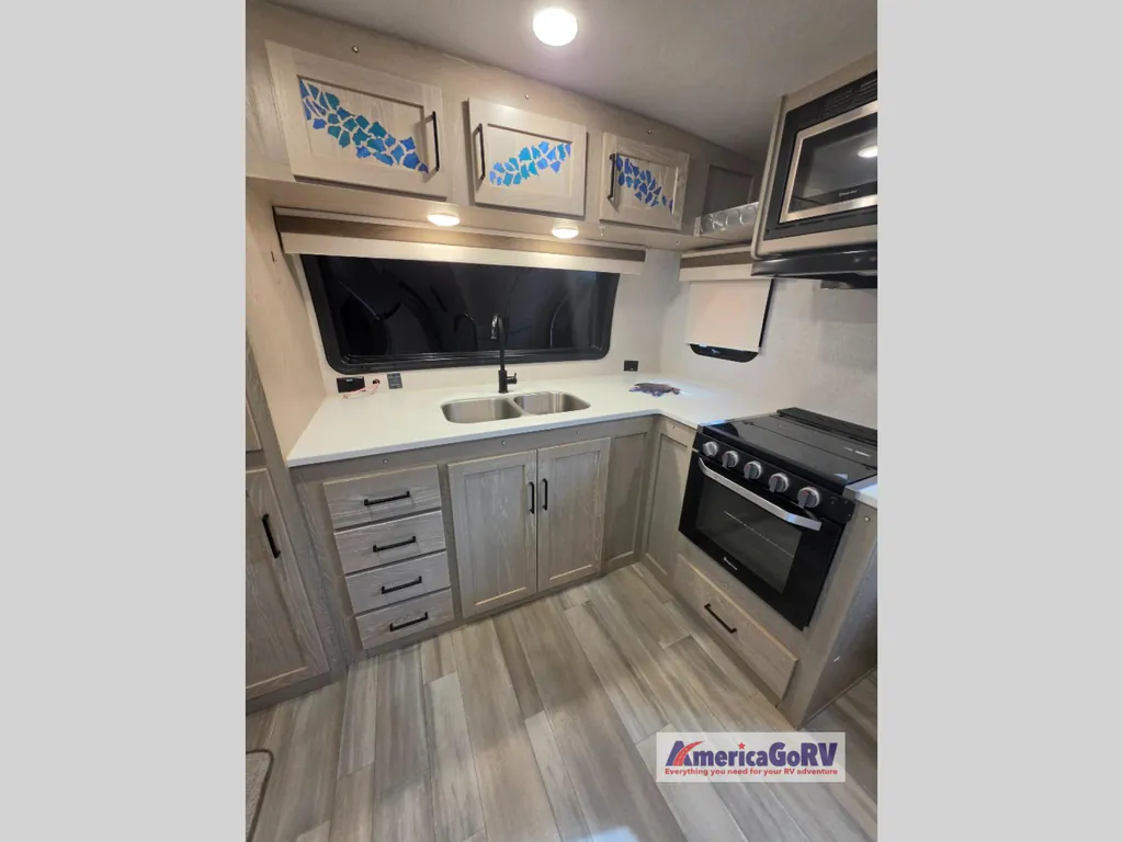 2023 Forest River Rockwood Mini Lite 2516S, Photos photo 3