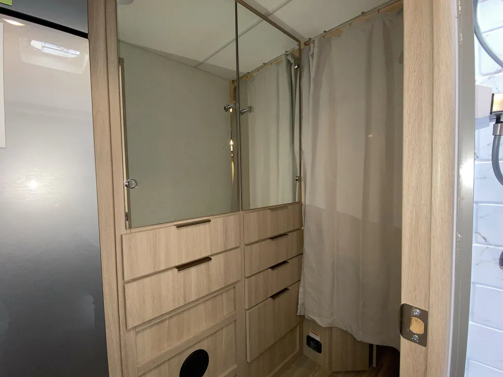2026 Thor Motor Coach Axis 26.2, Photos photo 22