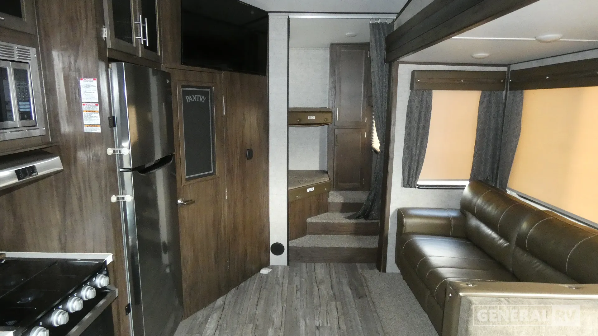 2019 Forest River Cherokee Arctic Wolf 265DBH8 - Photo 3