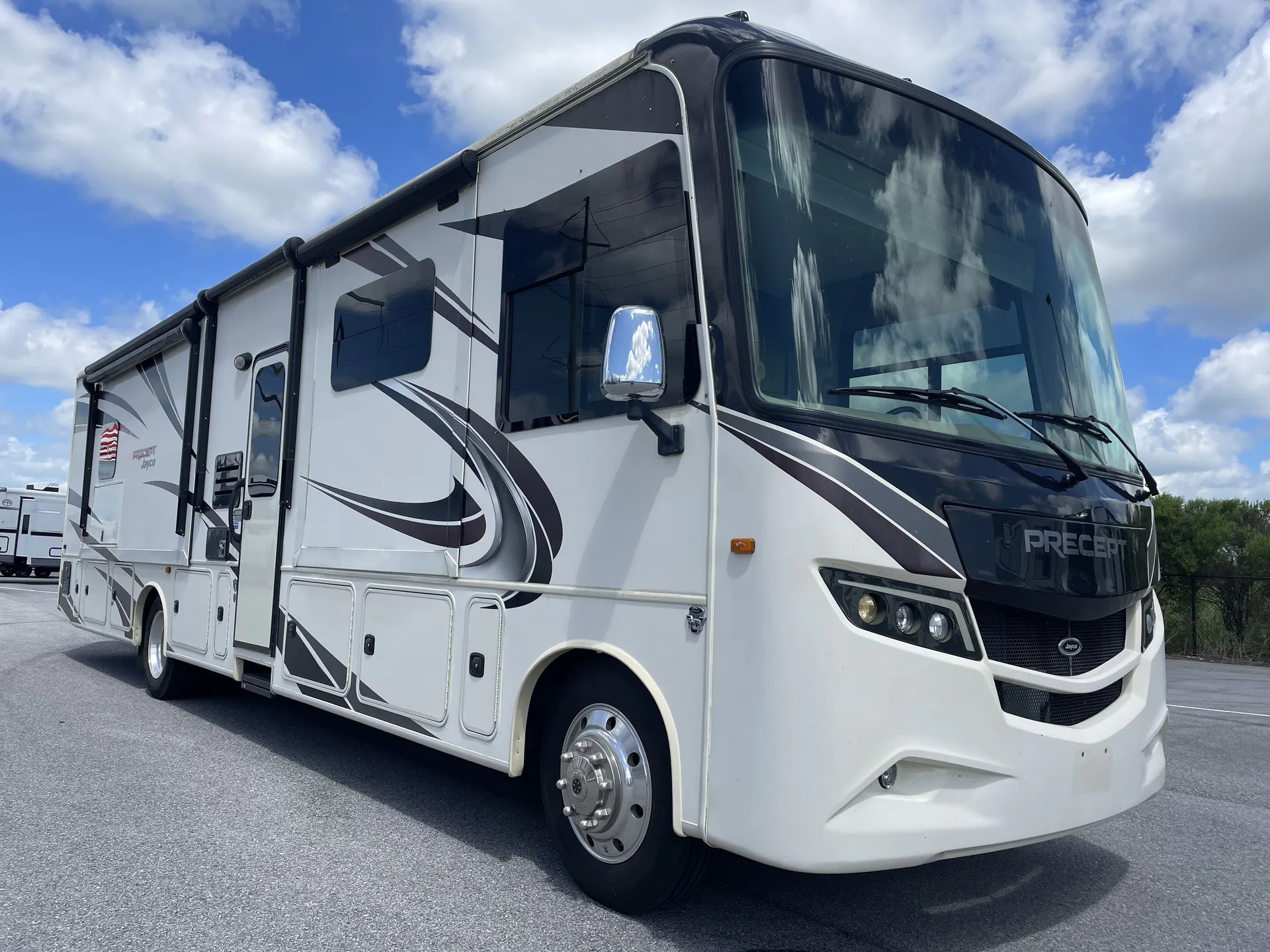 2018 Jayco Precept 36T - Photo 2
