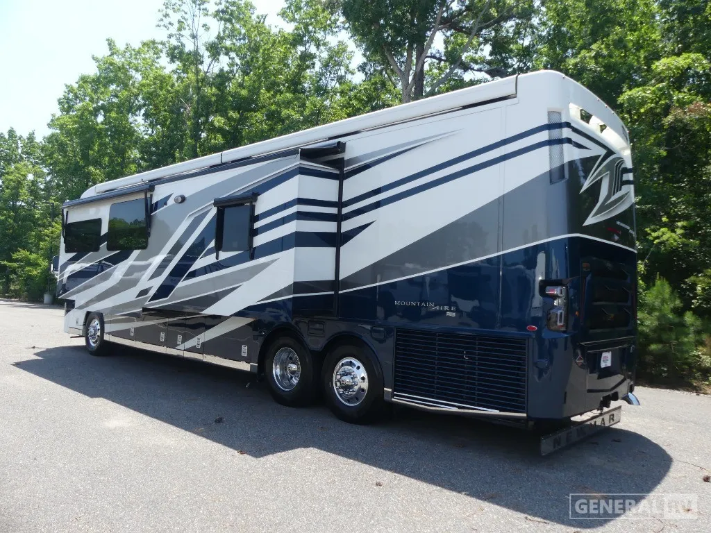2026 Newmar Mountain Aire 4118 - Photo 4