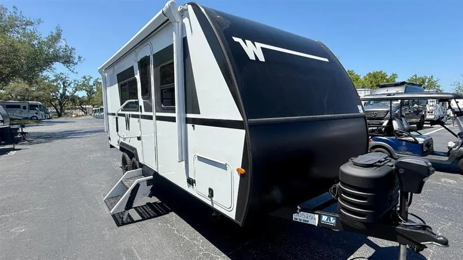 2026 Winnebago Micro Minnie 2108TB - Photo 2