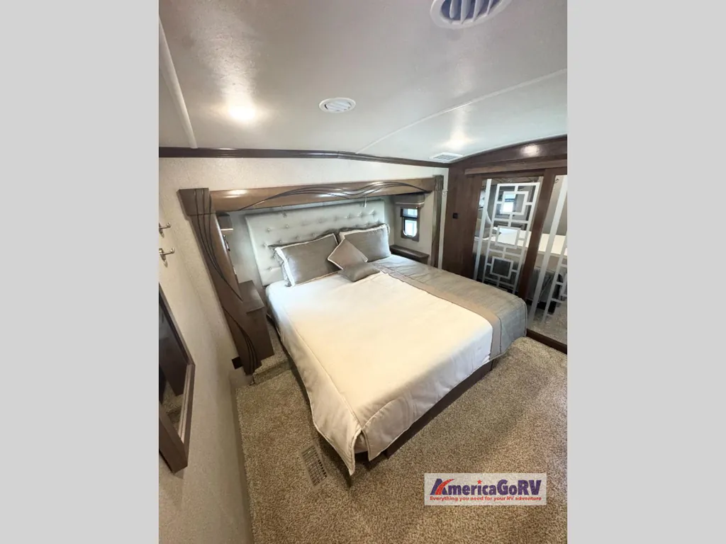 2018 Forest River Cedar Creek Champagne Edition 38EL, Photos photo 21