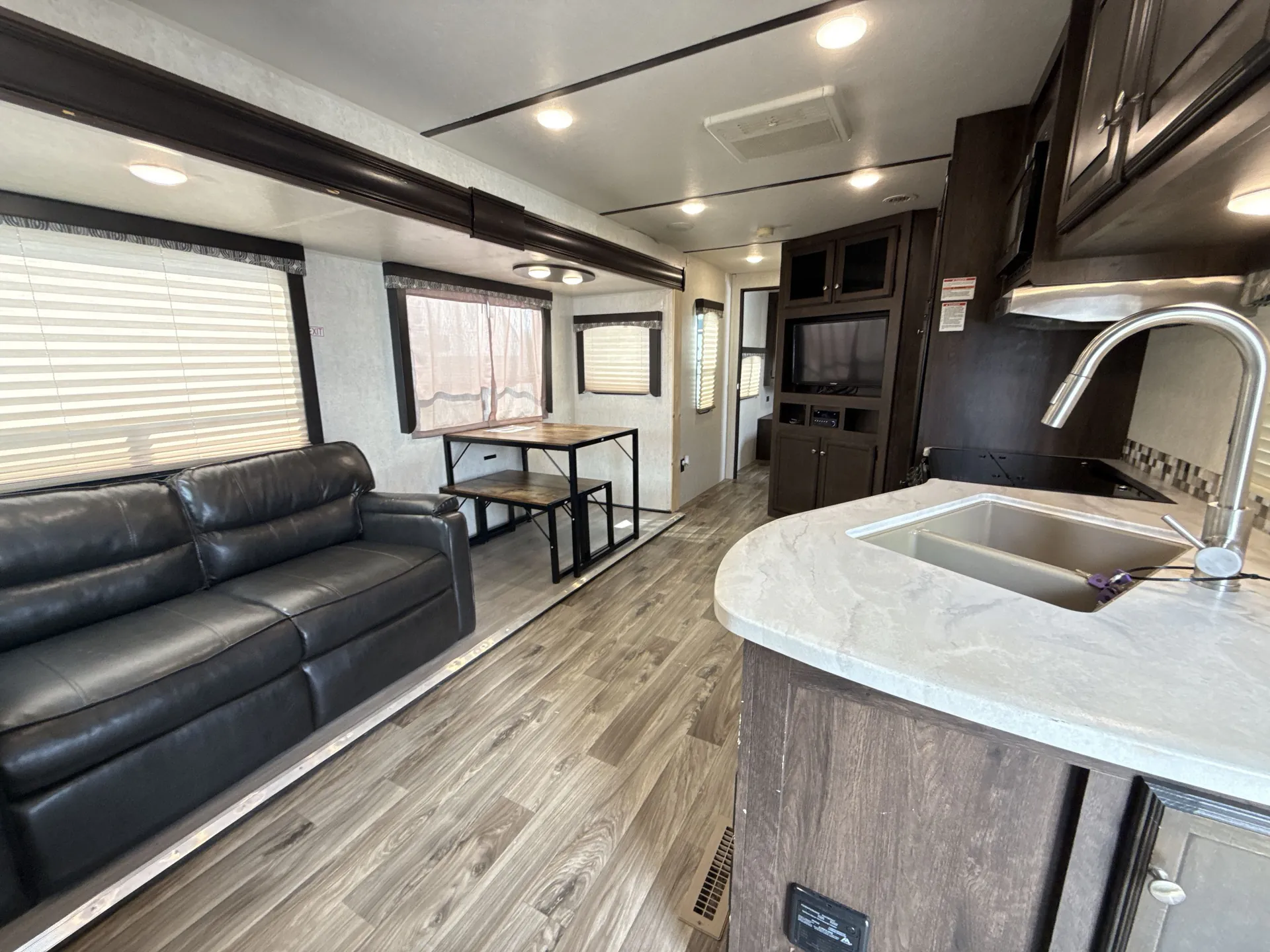 2018 Starcraft Autumn Ridge 262RLS — living area main