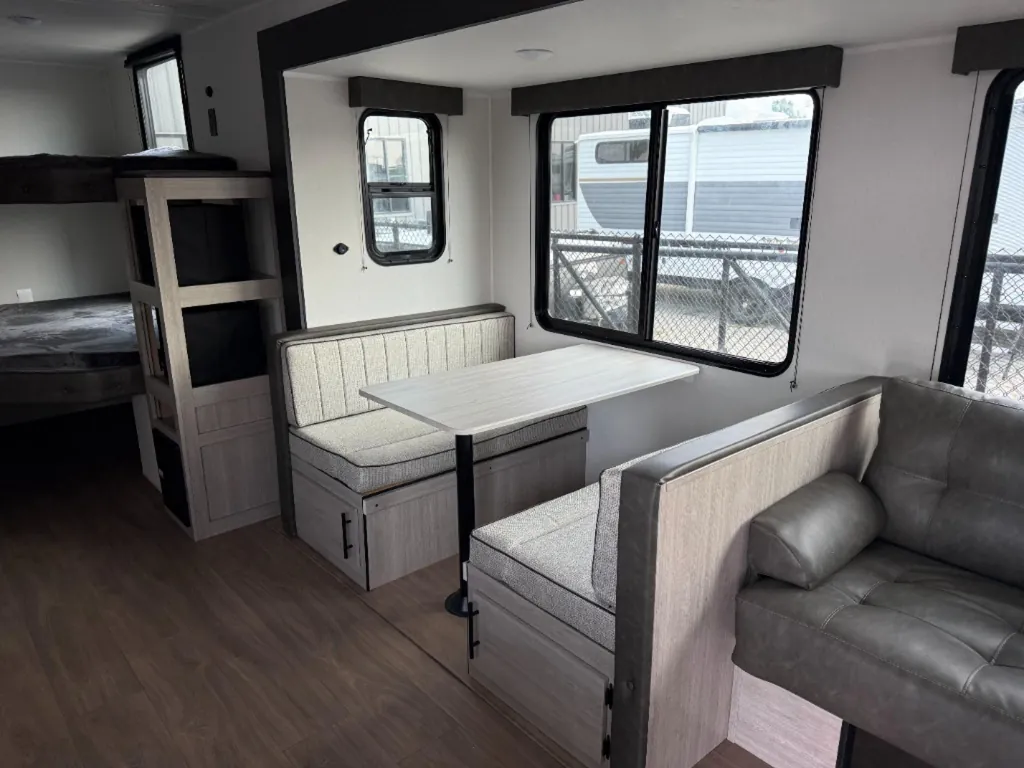 2027 EAST TO WEST Della Terra 280BH, Photos photo 9