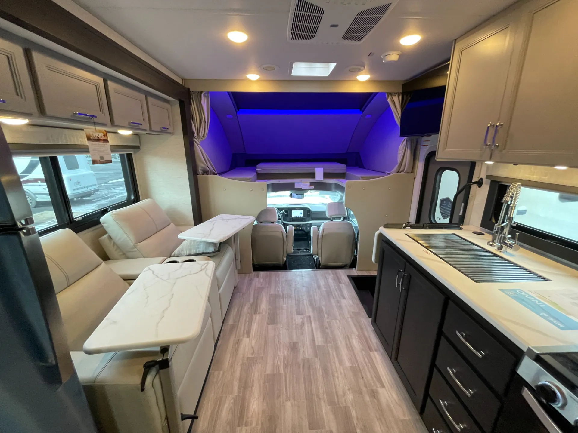 2026 Thor Motor Coach Omni Trail Z30 - Photo 4