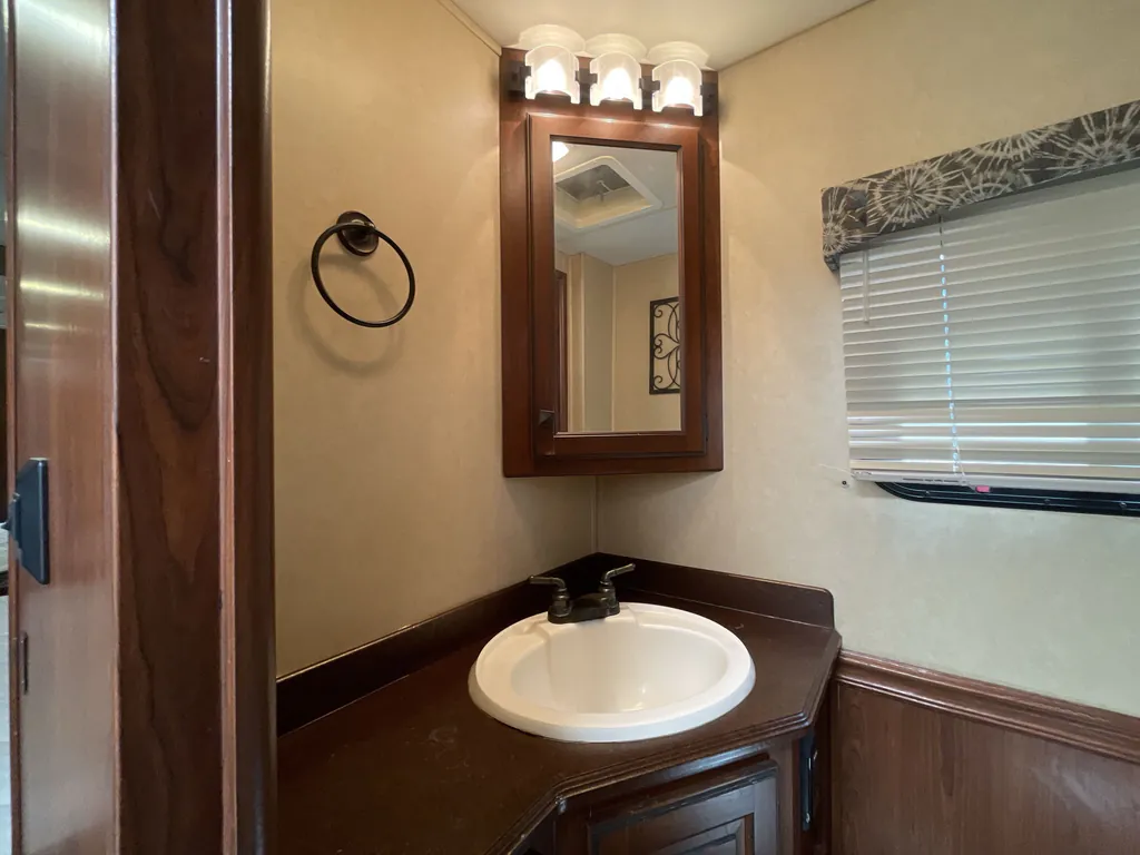 2013 Forest River Berkshire 360 QL, Photos photo 17