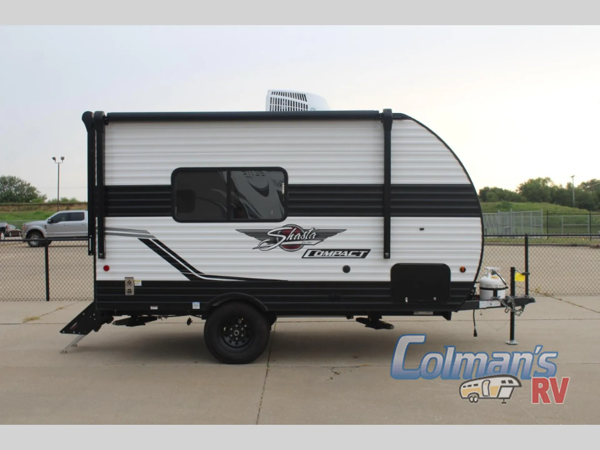 2024 Shasta Compact 16RE - Photo 2