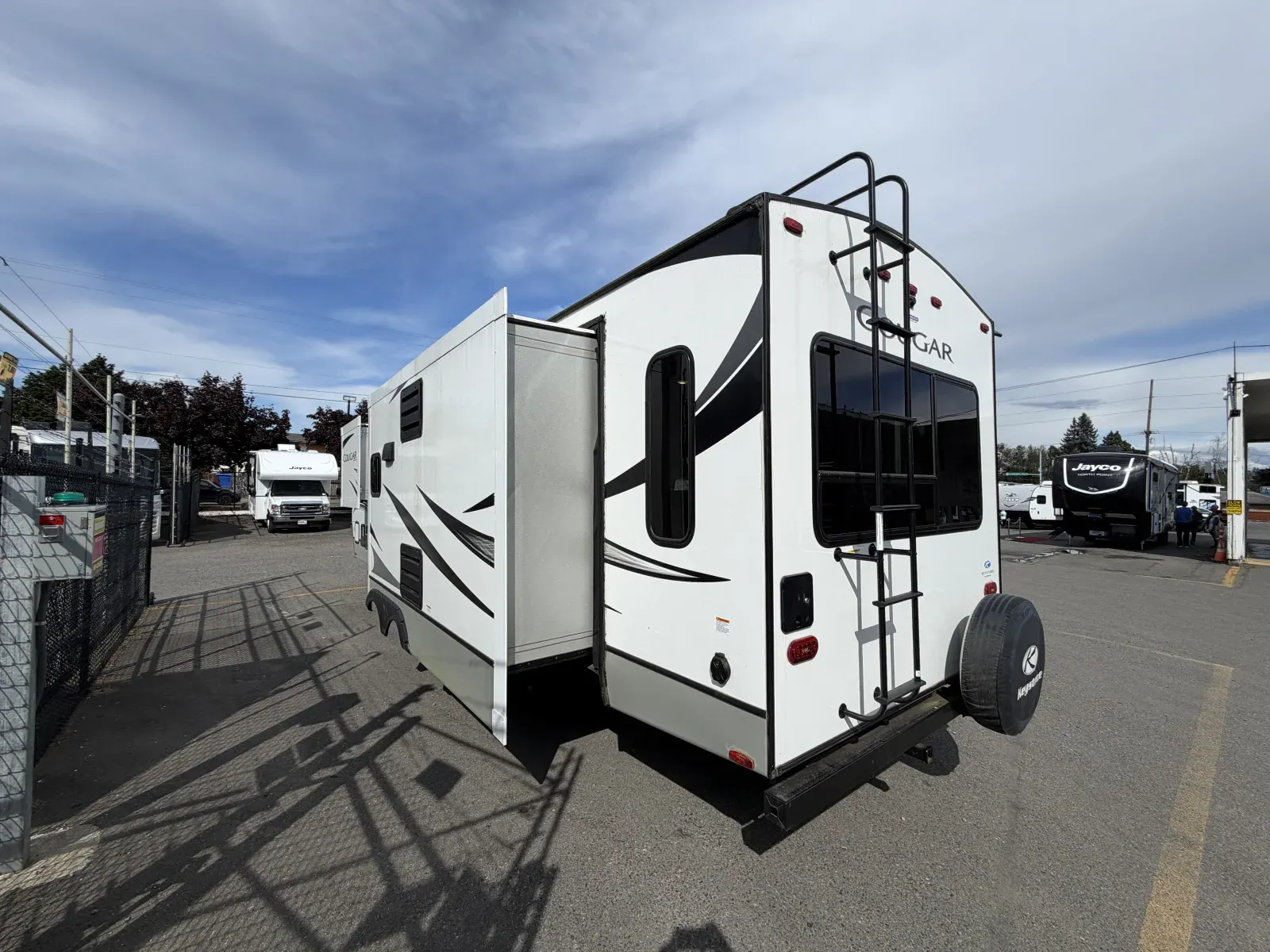 2023 Keystone Cougar Half-Ton 29RLSWE - Photo 4