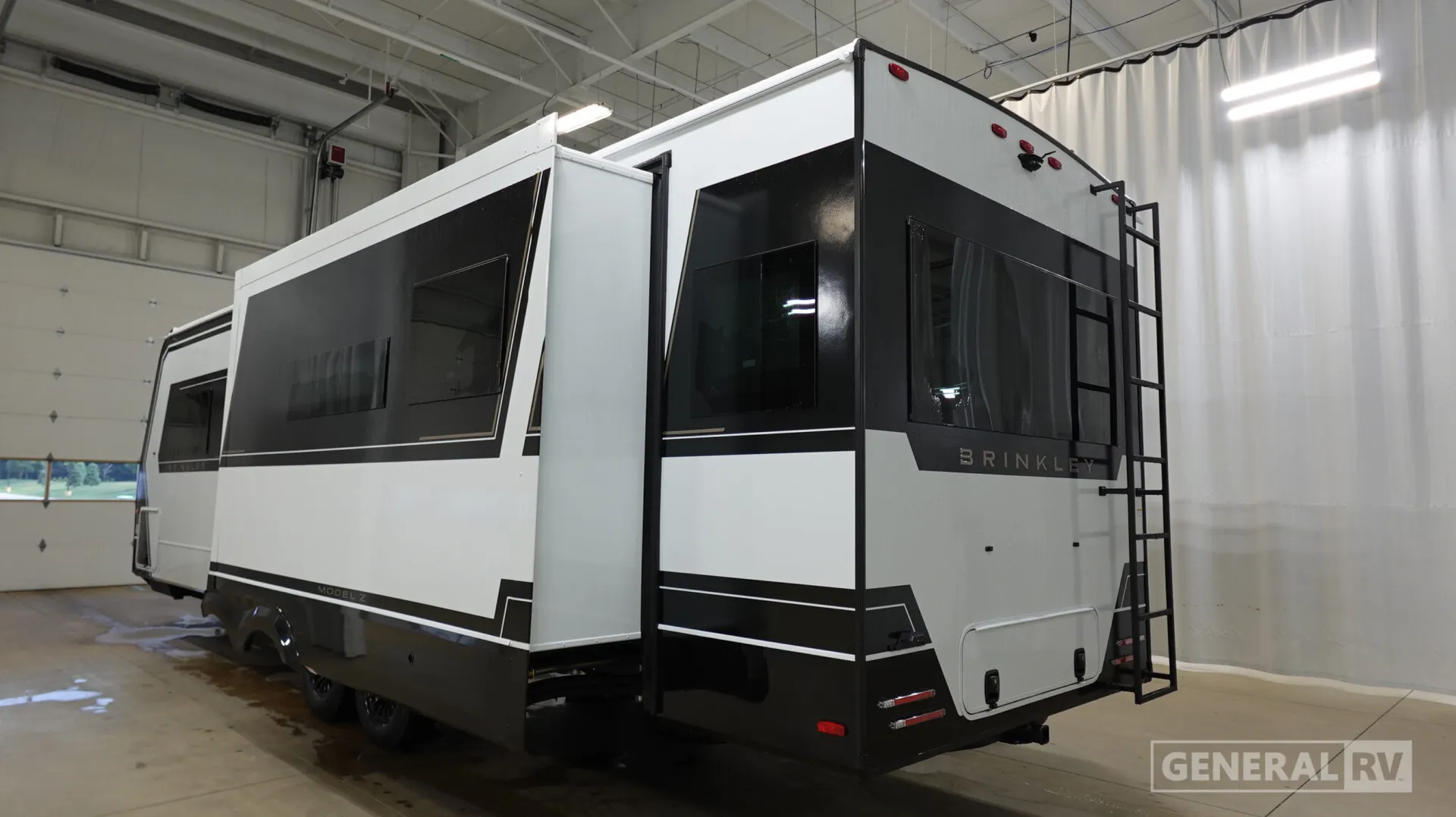 2027 Brinkley Model Z Air 297 - Photo 4