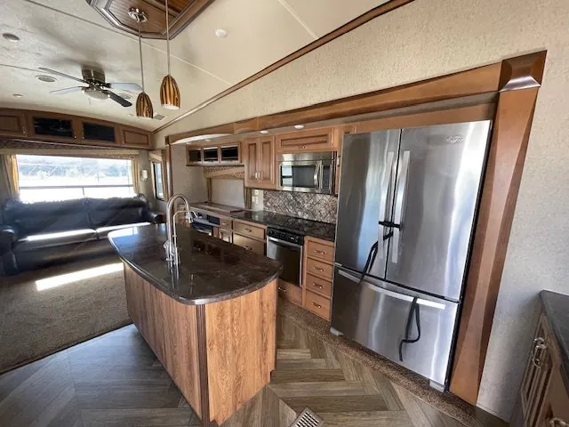 2016 Forest River Cedar Creek 36CKTS — Photo 5