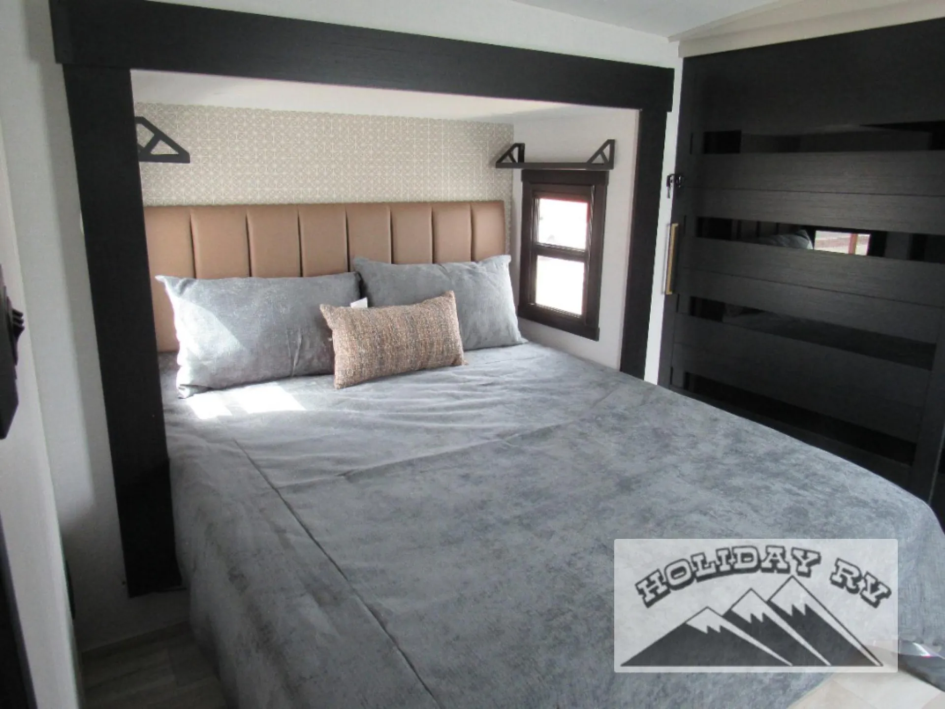 2026 Forest River Wildwood Heritage Glen 286RL — Photo 7