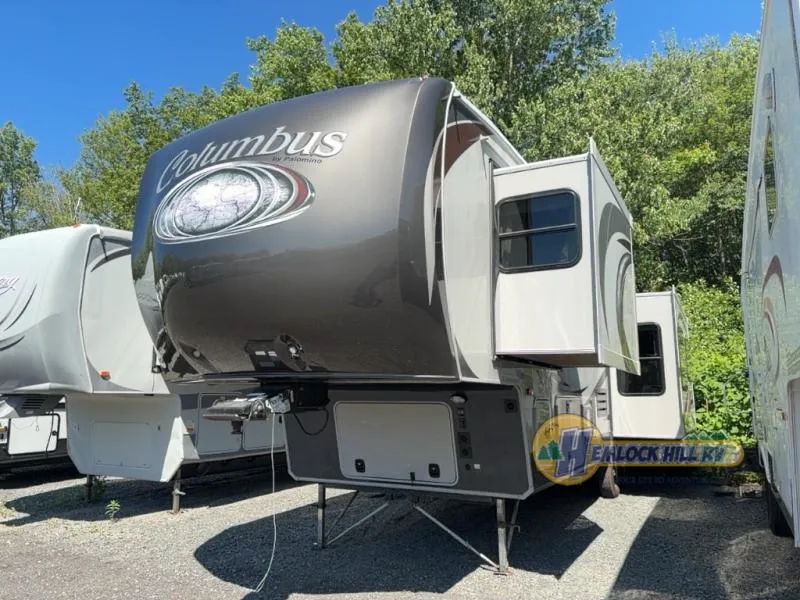 2016 Palomino Columbus 325RL - Photo 3