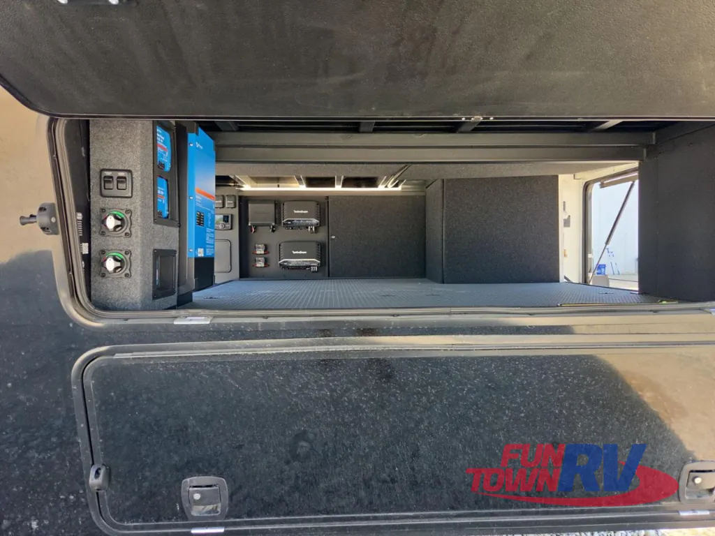 2026 Brinkley Model G 3950, Photos photo 63