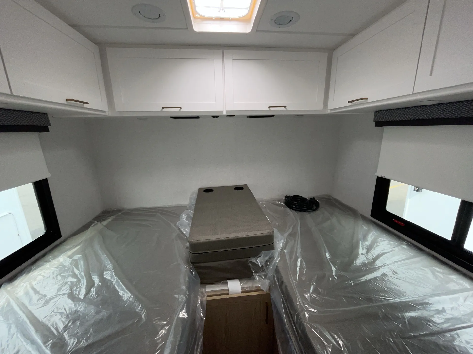 2026 Thor Motor Coach Four Winds 25Z — living area main