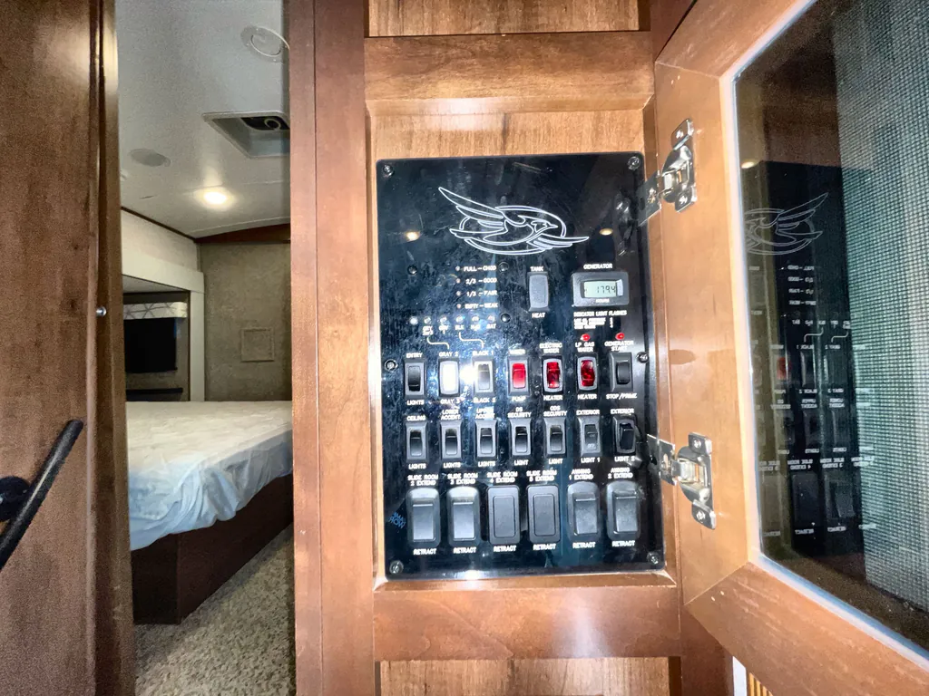 2017 Jayco Pinnacle 36FBTS, Photos photo 22
