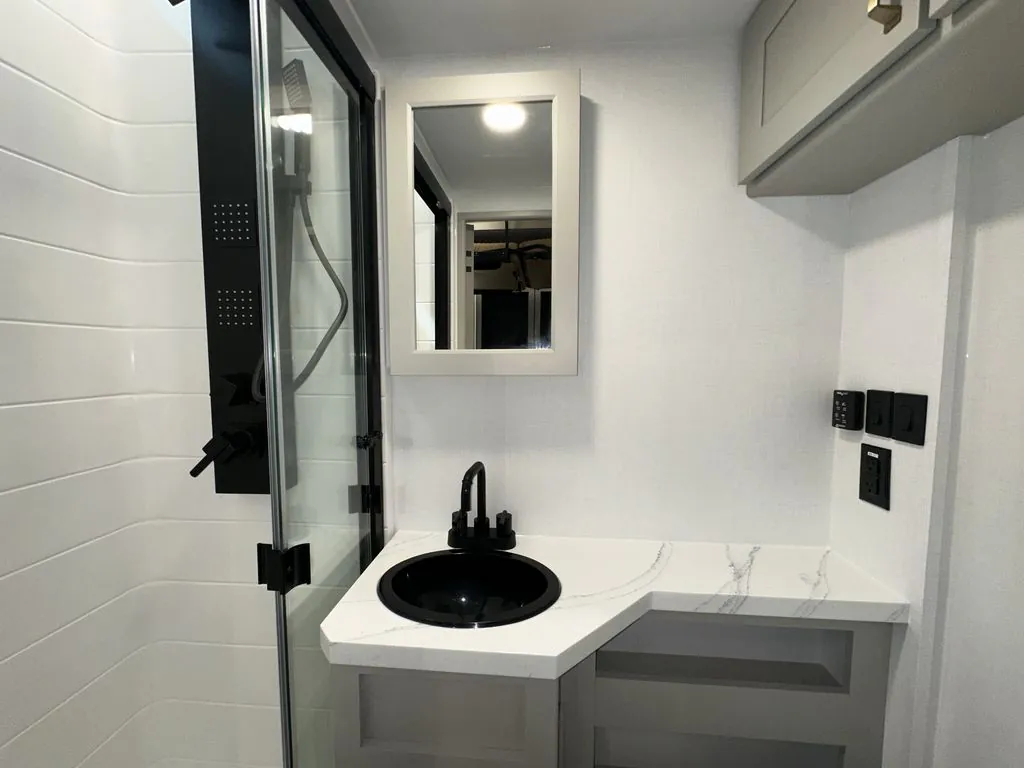 2026 Brinkley Model G 3970, Photos photo 19