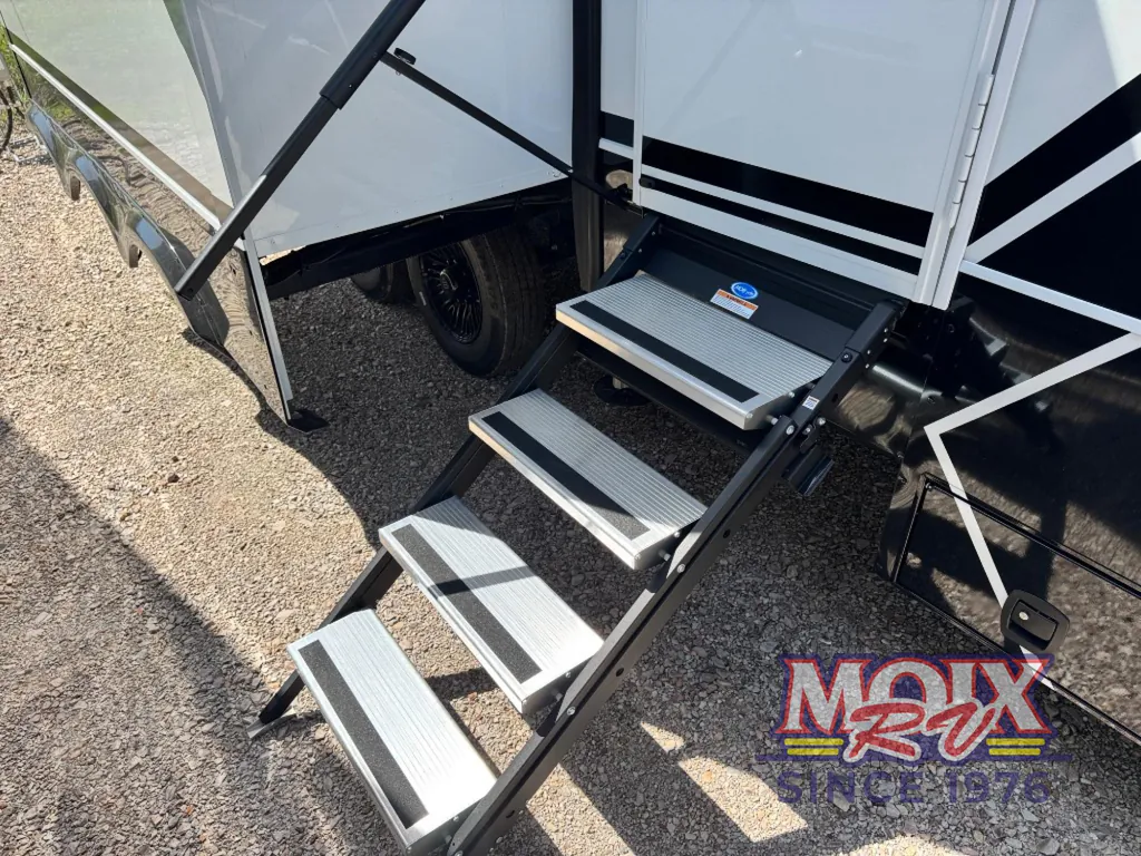 2026 Brinkley Model G 3520, Photos photo 9