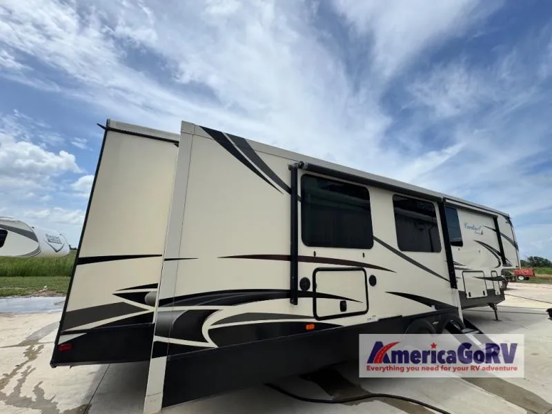 2020 Forest River Cardinal Luxury 390FBX - Photo 3